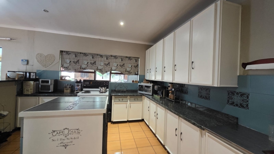 3 Bedroom Property for Sale in La Hoff North West